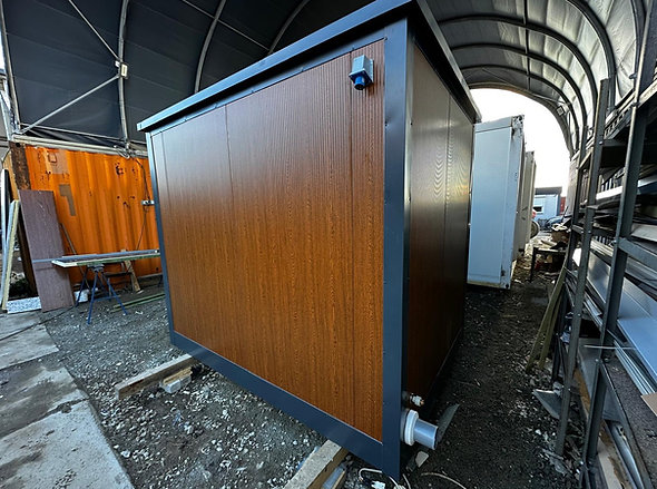 Contenedor Sanitario 2 Cabinas (243 × 174 × 246 cm) – Doble WC Autónomo para Obras y Eventos – Contenedores AGRICOLA ESVA (foto 2)