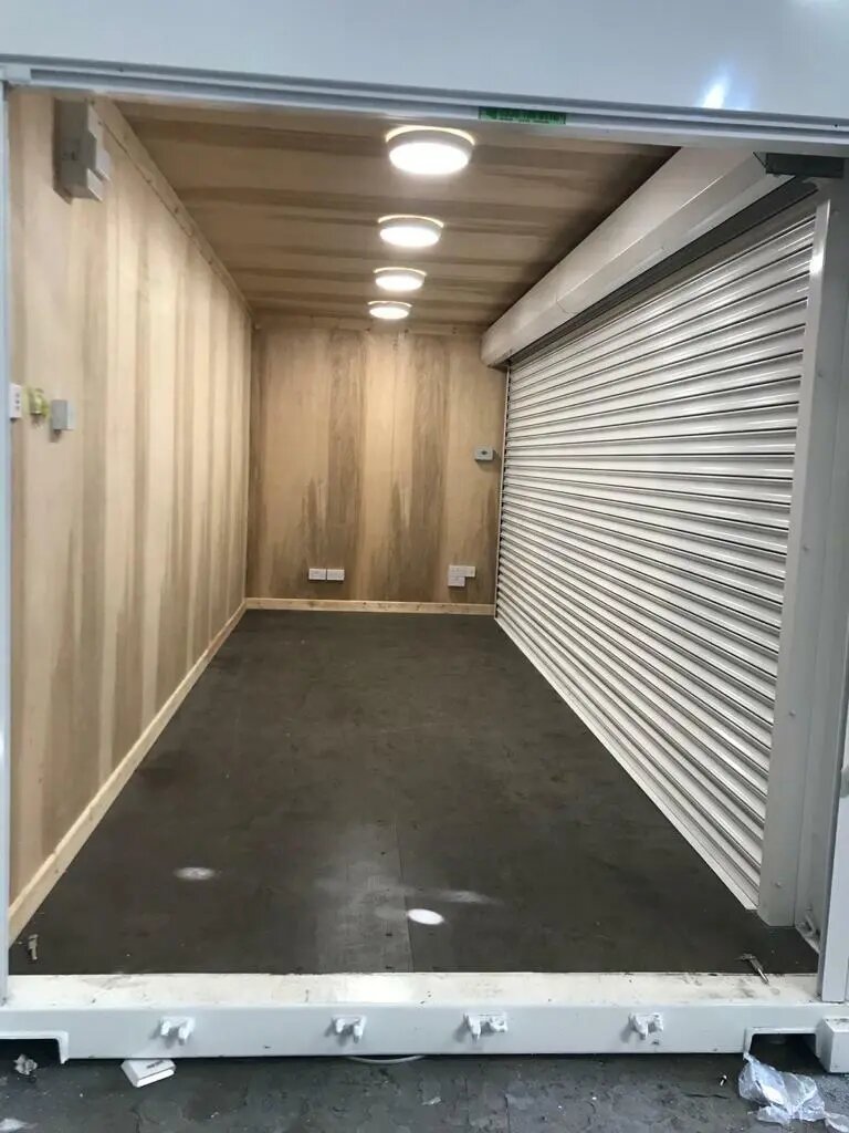 Contenedor de transporte de 20 × 8 pies con persiana enrollable – Contenedores AGRICOLA ESVA