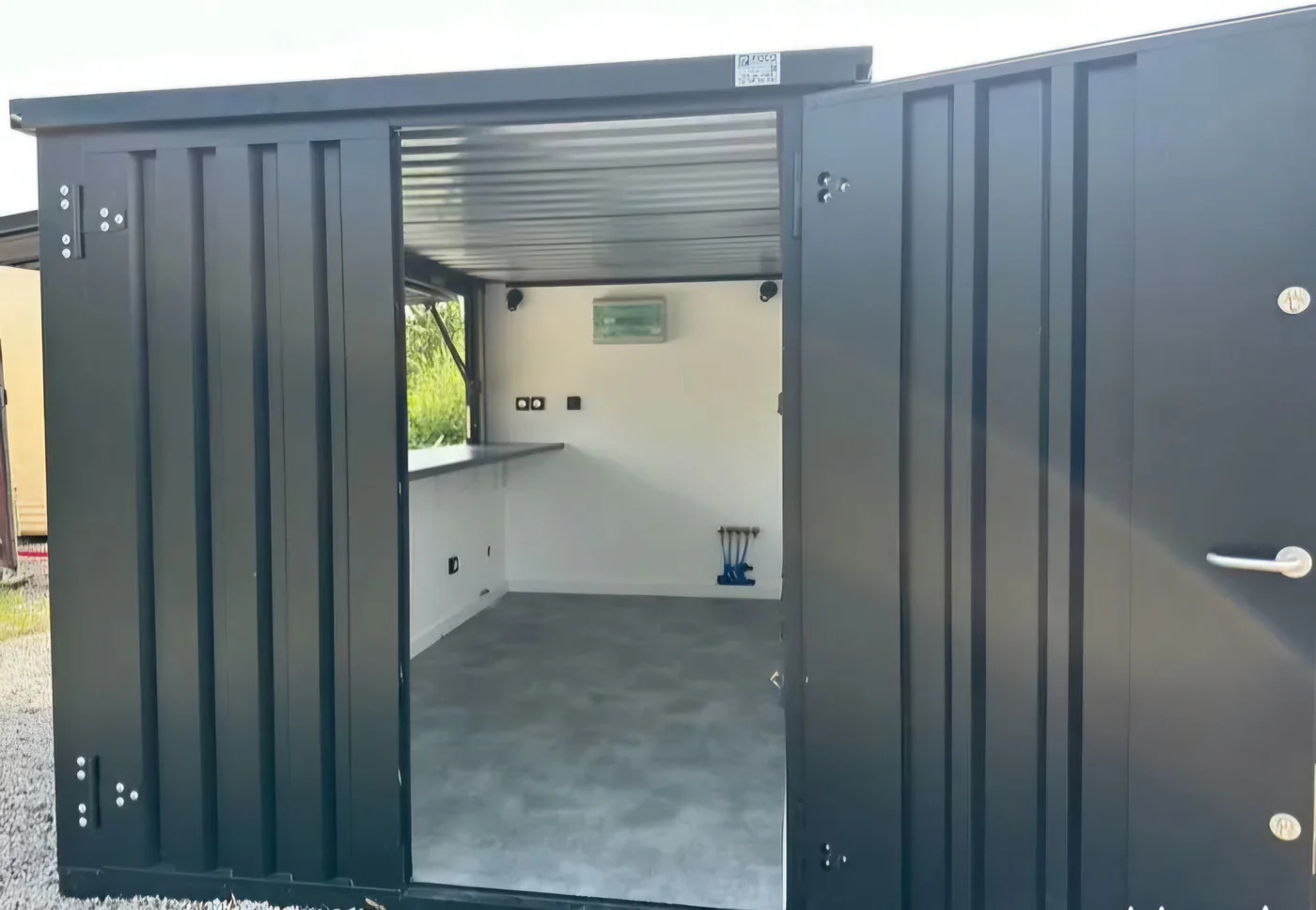 Contenedor convertido en bar/snack/guinguette 4x2m – Hábitat AGRICOLA ESVA (foto 3)