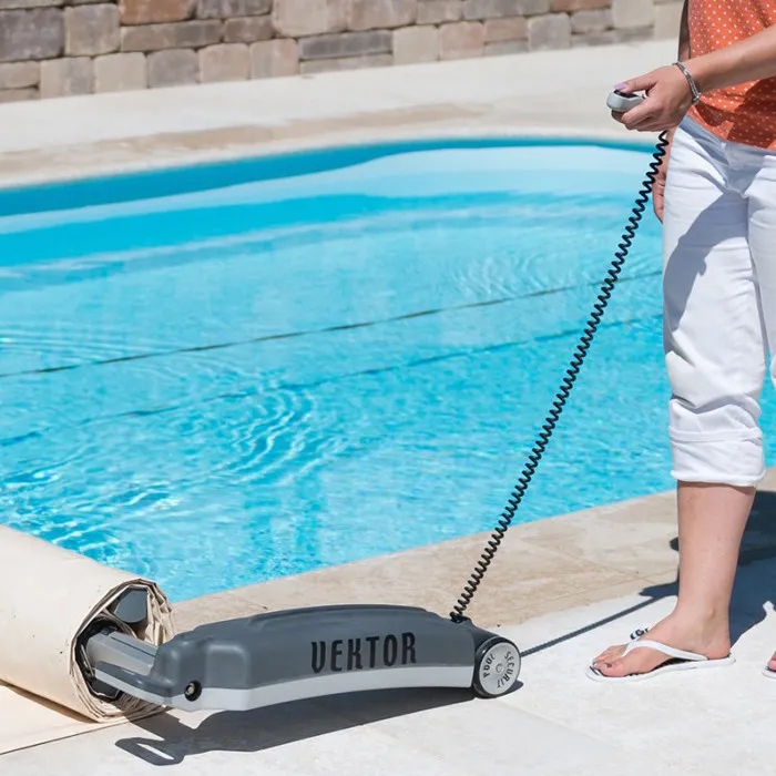 Enrollador motorizado VEKTOR 1 para lonas de listones – Piscinas AGRICOLA ESVA